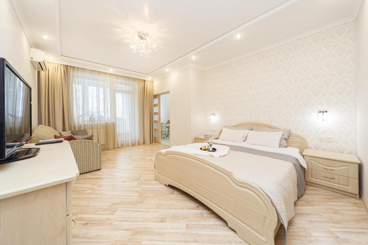 Красивая Квартира Рядом С Аркадией И Парком Odessa Exterior foto