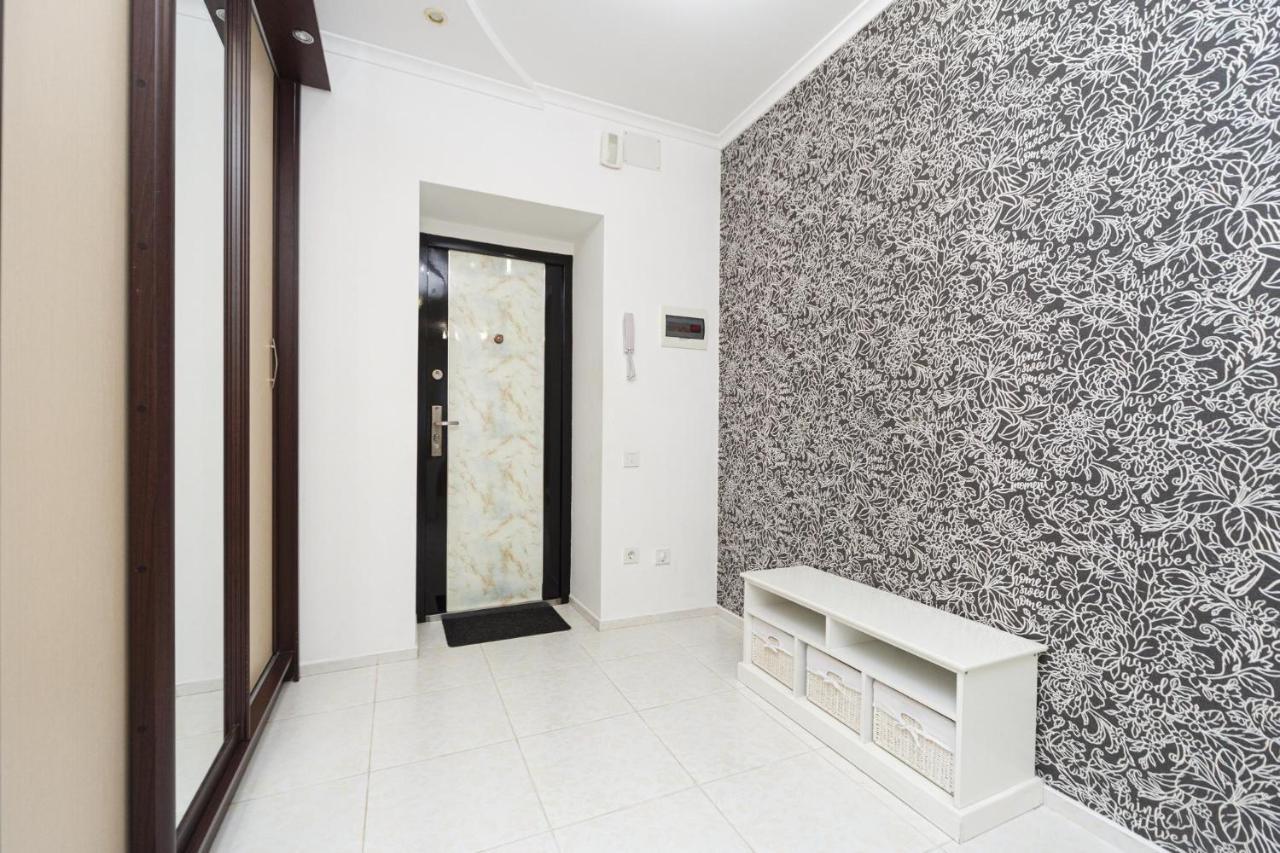 Красивая Квартира Рядом С Аркадией И Парком Odessa Exterior foto